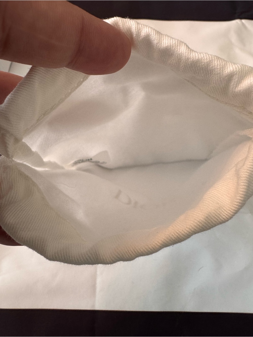 Dior White and Gold Branded Drawstring Pouch - Picture 7 of 8
